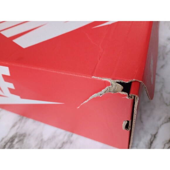 NIB Nike Manoa Leather Wheat Sneaker Boot Size 6Y - Picture 11 of 12